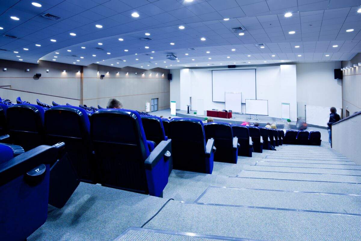 Los auditorios de las universidades se han llenado de energía y muchas respuestas del futuro de los jóvenes mexicanos Los auditorios de las universidades se han llenado de energía y muchas respuestas del futuro de los jóvenes mexicanos